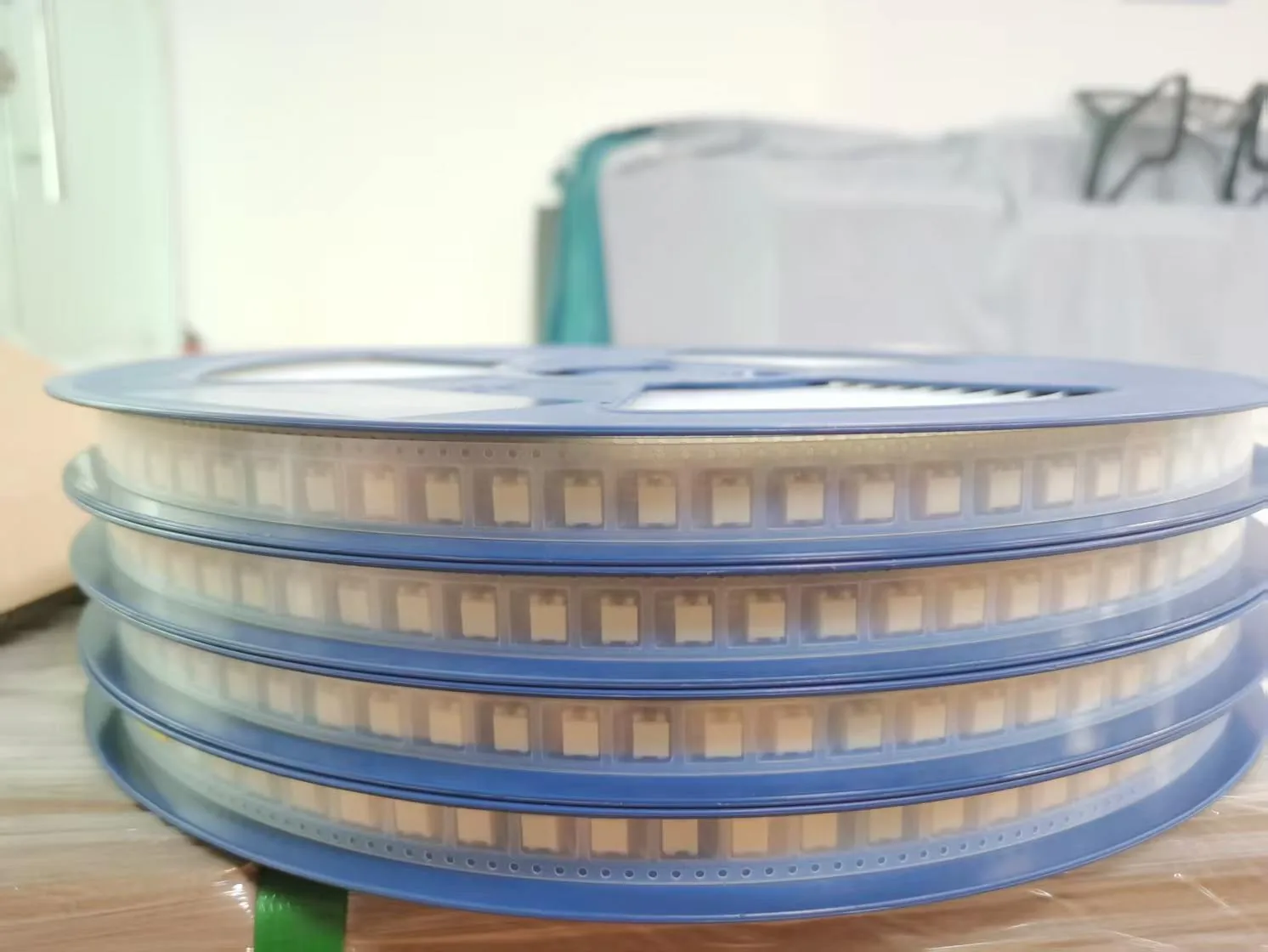 Electronic components checked before export packing
