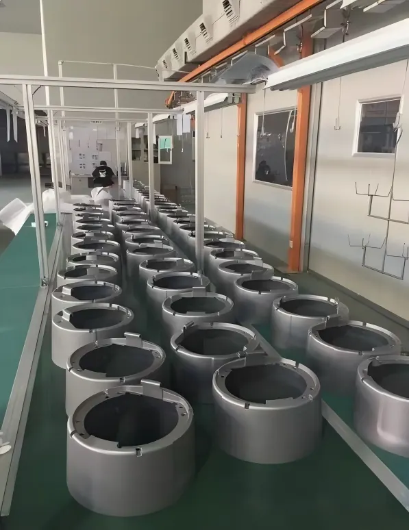 Injection-molded products supplier and cargo coordination example