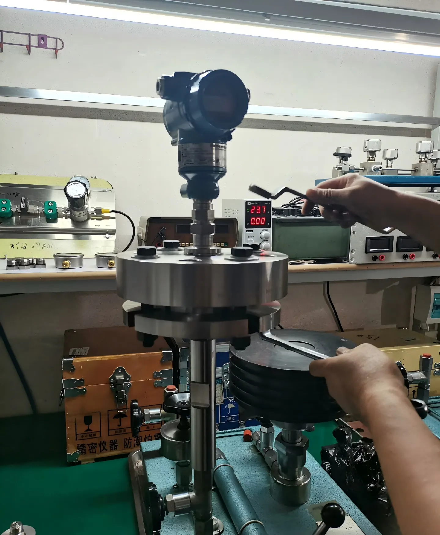 Medical and laboratory equipment supplier and cargo coordination example