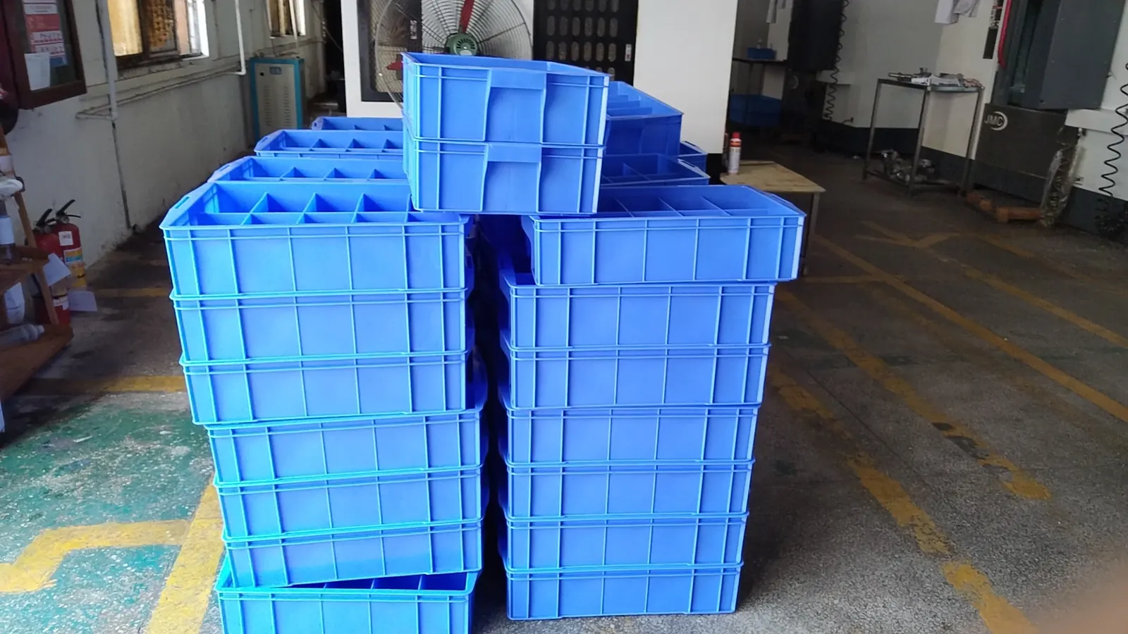 Mirror and architectural glass supplier and cargo coordination example